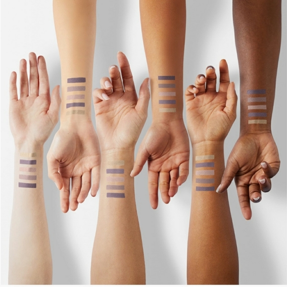 Almay intense i-color Shadow Palette, 040 Green Eye, 0.1 oz/2.9 g - Picture 4 of 7